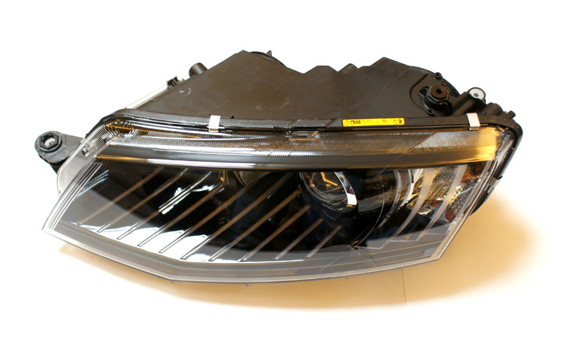 Octavia Mk3 Original Genuine LED DRL Bi-Xenon Projector Headlight 5E1941015B Left Side