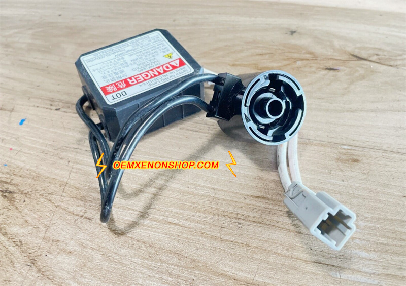 1997-2002 Honda Accord OEM Xenon Headlight Inverter Light Lamp Bulb Socket L R Holder Igniter Ignitor HLC351D12-4 SHL-B-3-C-009