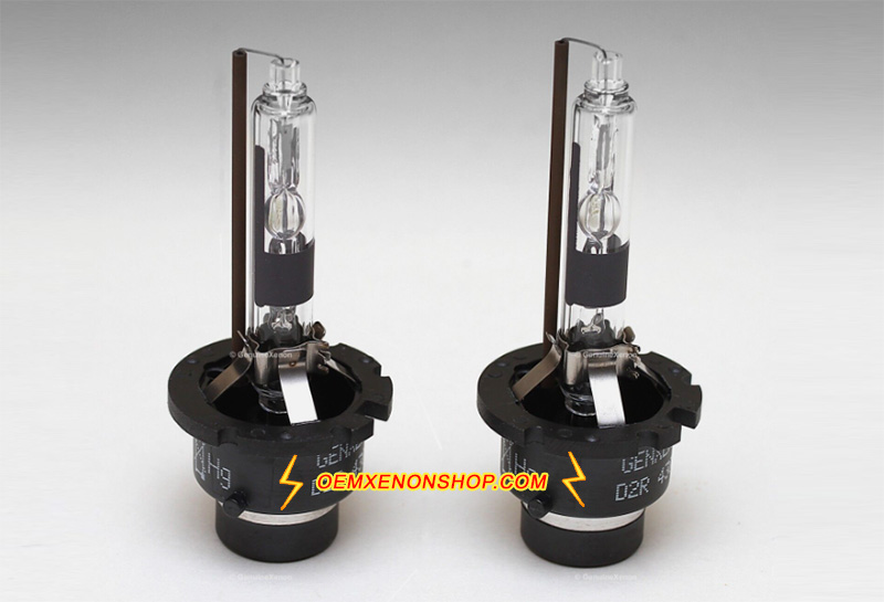 2003-2005 Infiniti G35 V35 HID Xenon Headlamps Bulb Philips 85126 D2R 26297-9B90A / 262979B90A 