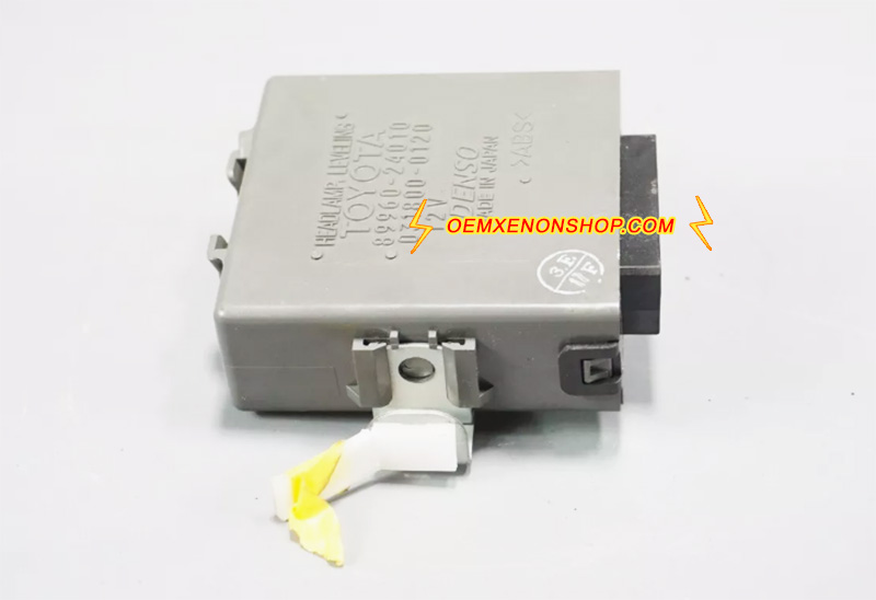 2001-2005 Lexus SC430 Headlamp Leveling Assy Computer Swivel Control Module 89960-24010，031800-0120