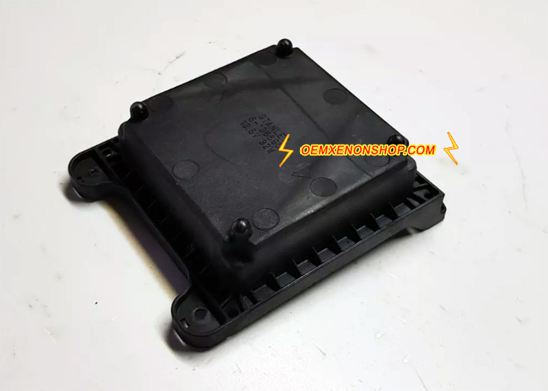 2016-2021 Mitsubishi Pajero Shogun Sport Mk3 OEM Full LED Headlight Ballast Control Unit Module S-13669C