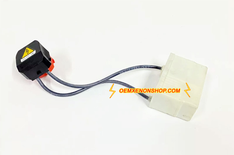 1999-2003 Suzuki GSX 1300R OEM HID Xenon Headlight D2S Ballast Control Unit To Bulb Igniter Socket 1307329054