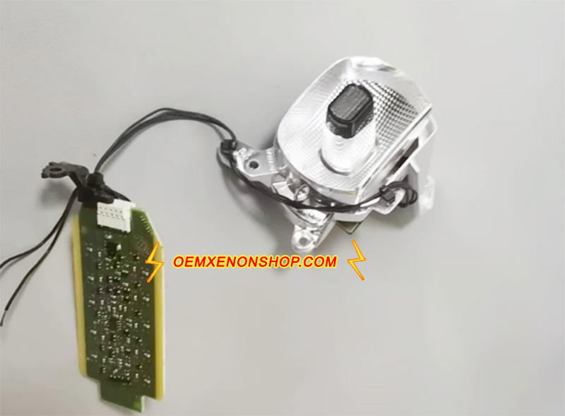 2011-2014 VW Touareg Mk2 7P HeadLight LED DRL Chips Control Driver Module 175825-01 , L02732C